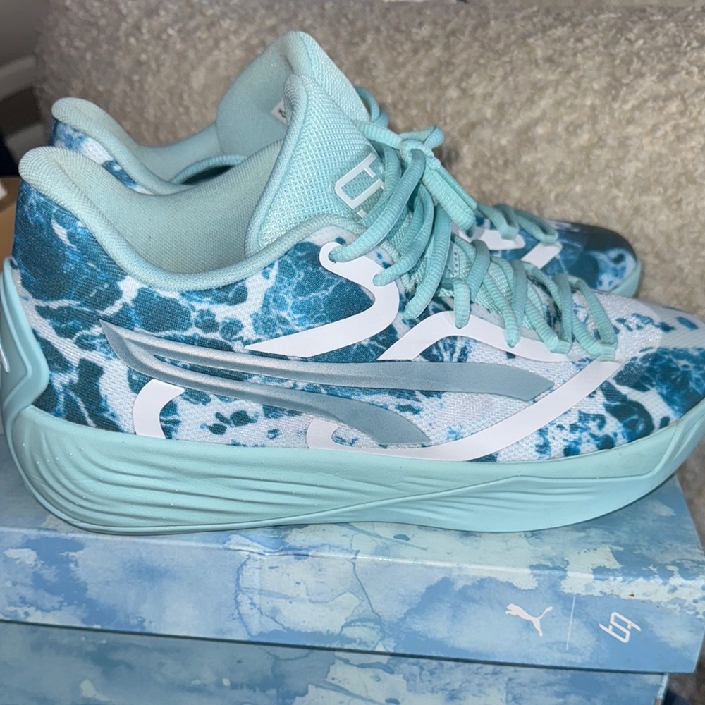 Puma Blue and White Artistic Athletic Shoes